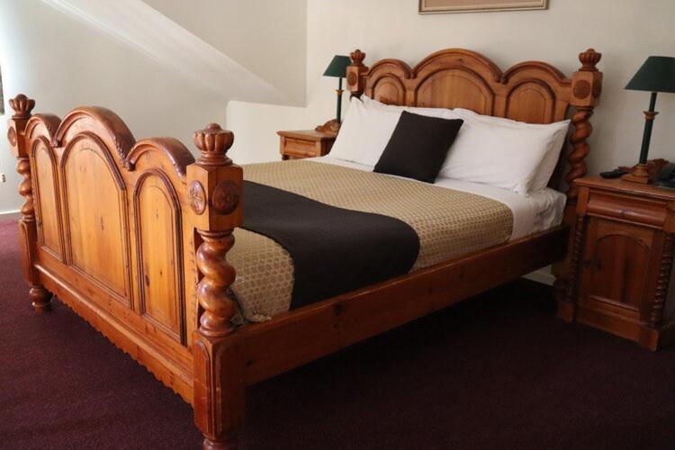 Bright Chalet Lodge *